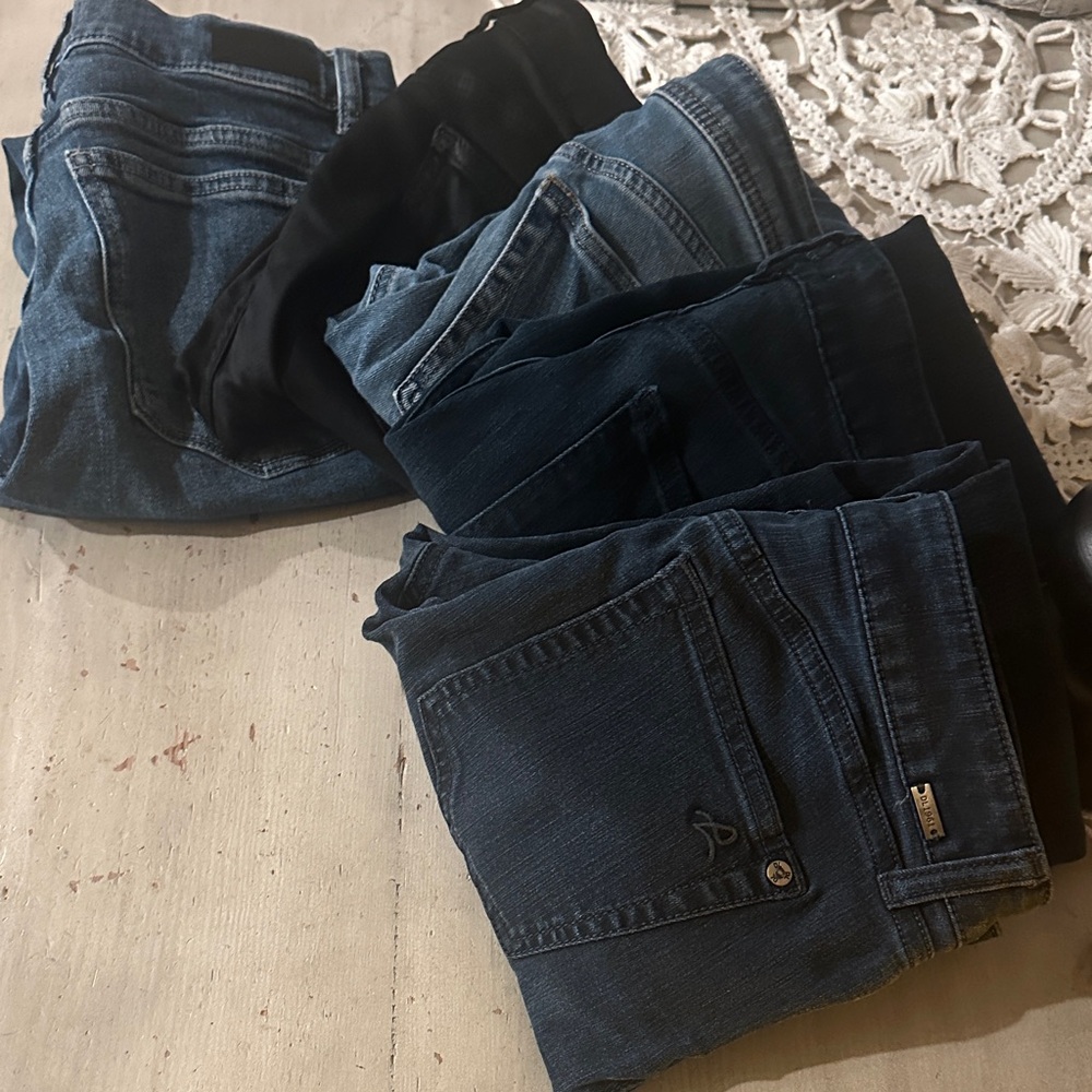 Lot of DL1961 jeans